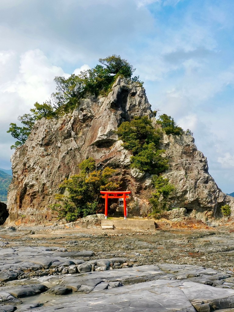 Nachikatsuura Urashimainari Shrine, Tori Gate